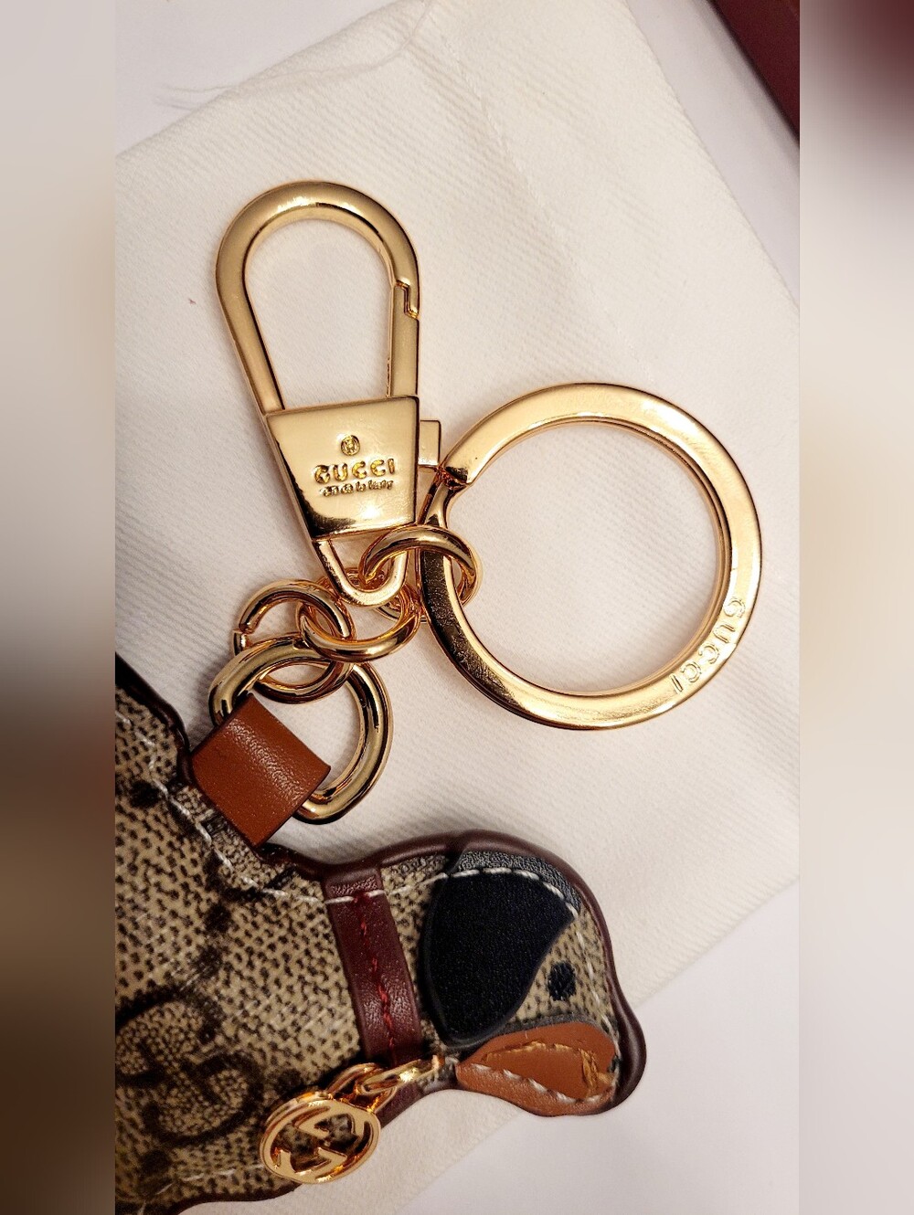 🇮🇹 Gucci Brown Beige🐕 Monogram Dog Keychain✨️ with Gold Hardware🇮🇹 - Picture 6 of 10